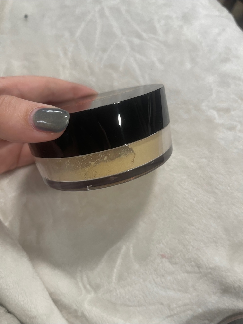 Hollywood Translucent Setting Powder - Black Compact - Picture 2 of 3